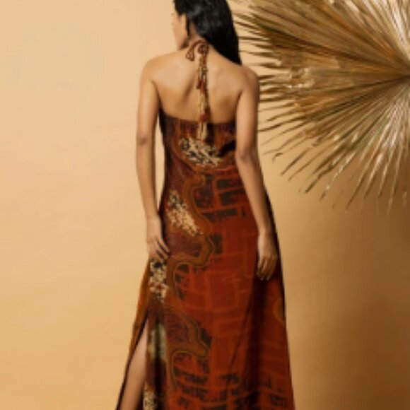 India Boutique Dresses & Skirts - STUNNING SHRISTI CHETANI HALTER NECK DRESS - BNWT